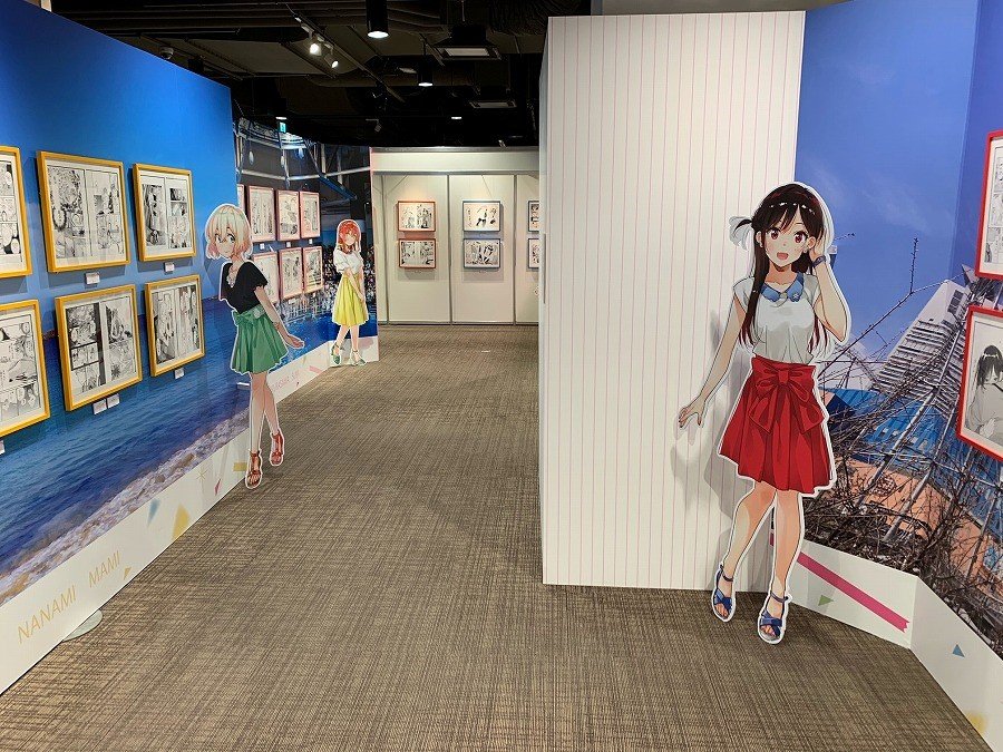 Conoce la exhibición de "Kanojo, Okarishimasu" en Japón